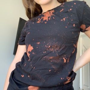 BLACK BLEACHED TEE!